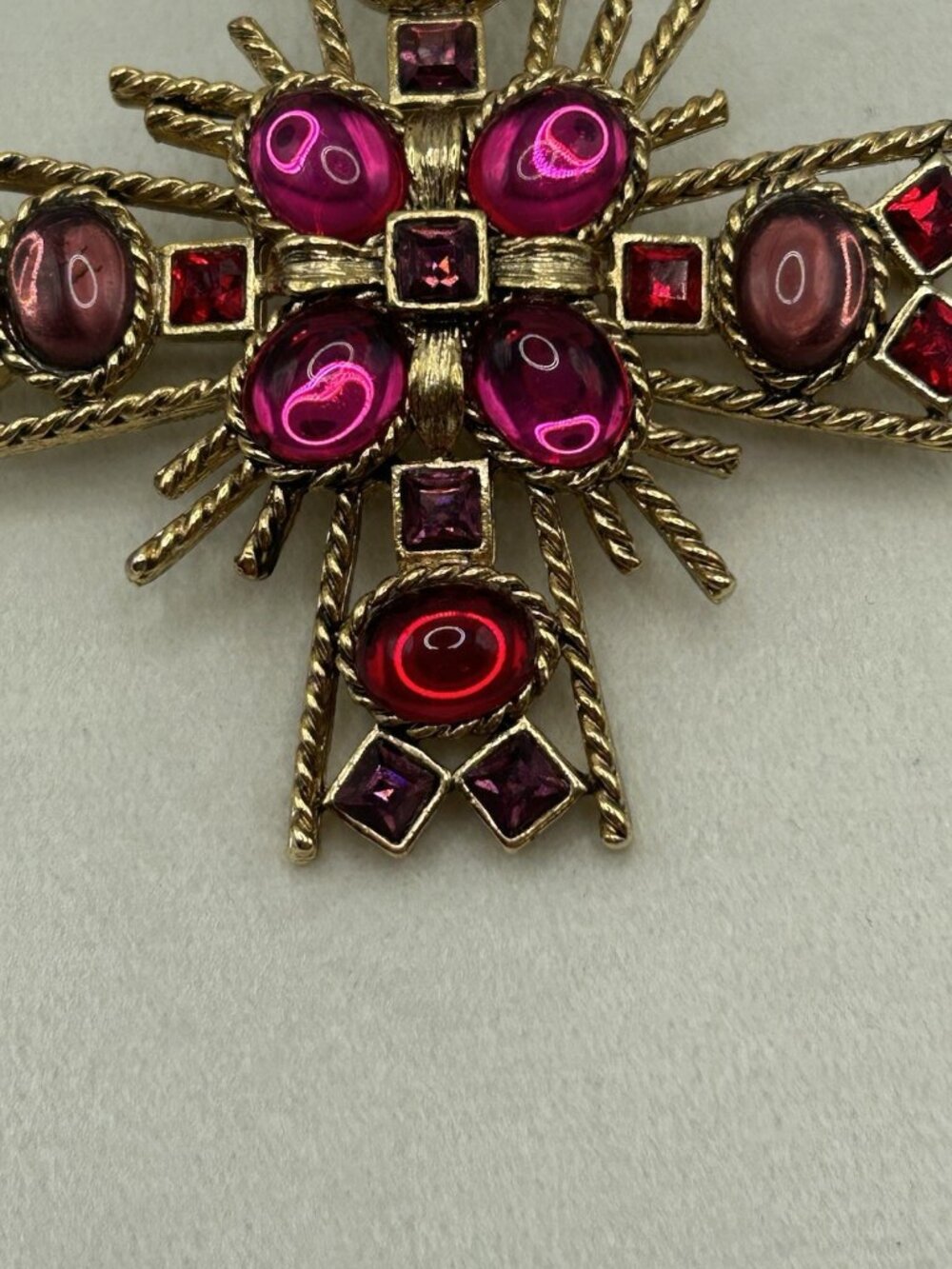 BYZANTINE MALTESE Cross Brooch Gold Tone Pink Red Purple Violet Cabochon Crystal - Picture 4 of 14